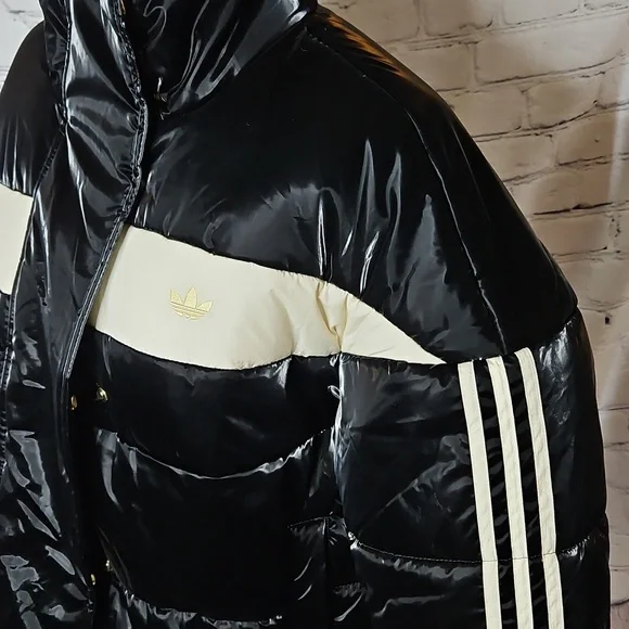 Adidas Ski Chic Cropped Puffer Jacket Black/Cream Size Medium - Picture 3 of 10